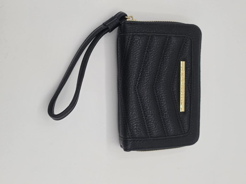 Steve Madden Black Wristlet Wallet Zip Around Gold Tone Quilted Card Holder